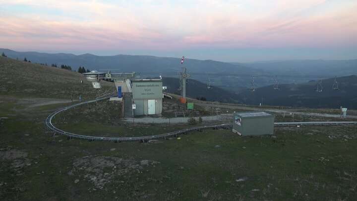 Wolfsberg (Klippitztörl) Hocheggerlift Upper Station snow cam captured at 27 September 2026 at 7:00 pm GMT+2