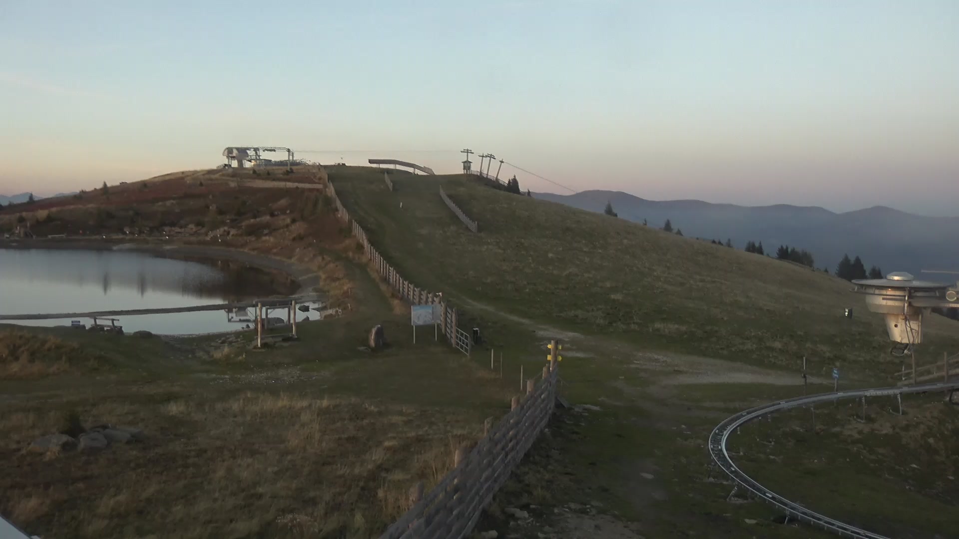 Wolfsberg (Klippitztörl) Hocheggerlift Upper Station snow cam captured at 3 October 2026 at 6:52 pm GMT+2