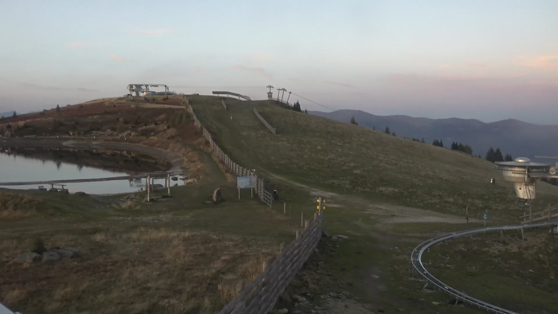 Wolfsberg (Klippitztörl) Hocheggerlift Upper Station snow cam captured at 4 October 2026 at 6:40 pm GMT+2