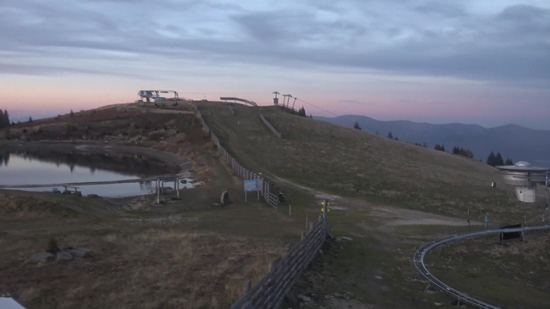 Wolfsberg (Klippitztörl) Hocheggerlift Upper Station snow cam captured at 5 October 2026 at 6:48 pm GMT+2