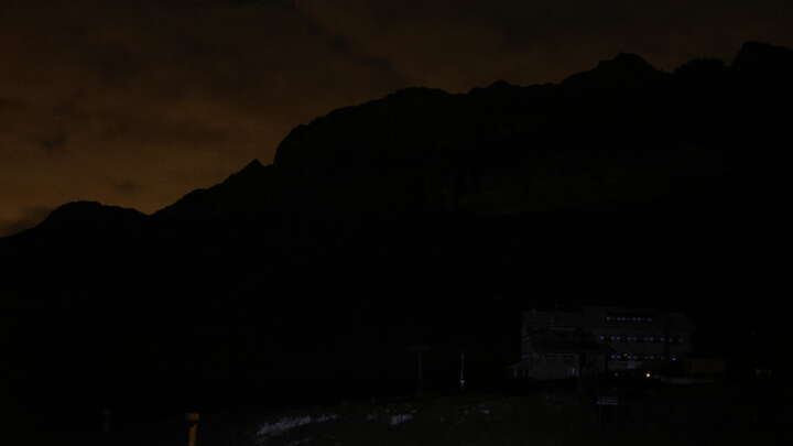 Madonna di Campiglio Grostè Sessellift - Base Station snow cam captured at 18 September 2026 at 11:58 pm GMT+2