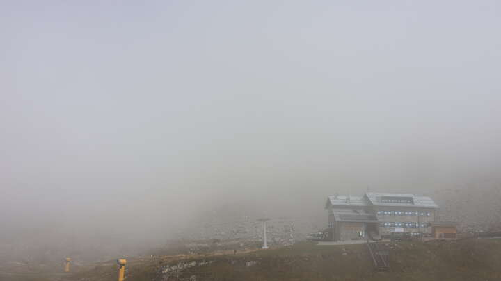 Madonna di Campiglio Grostè Sessellift - Base Station snow cam captured at 29 September 2026 at 12:30 pm GMT+2