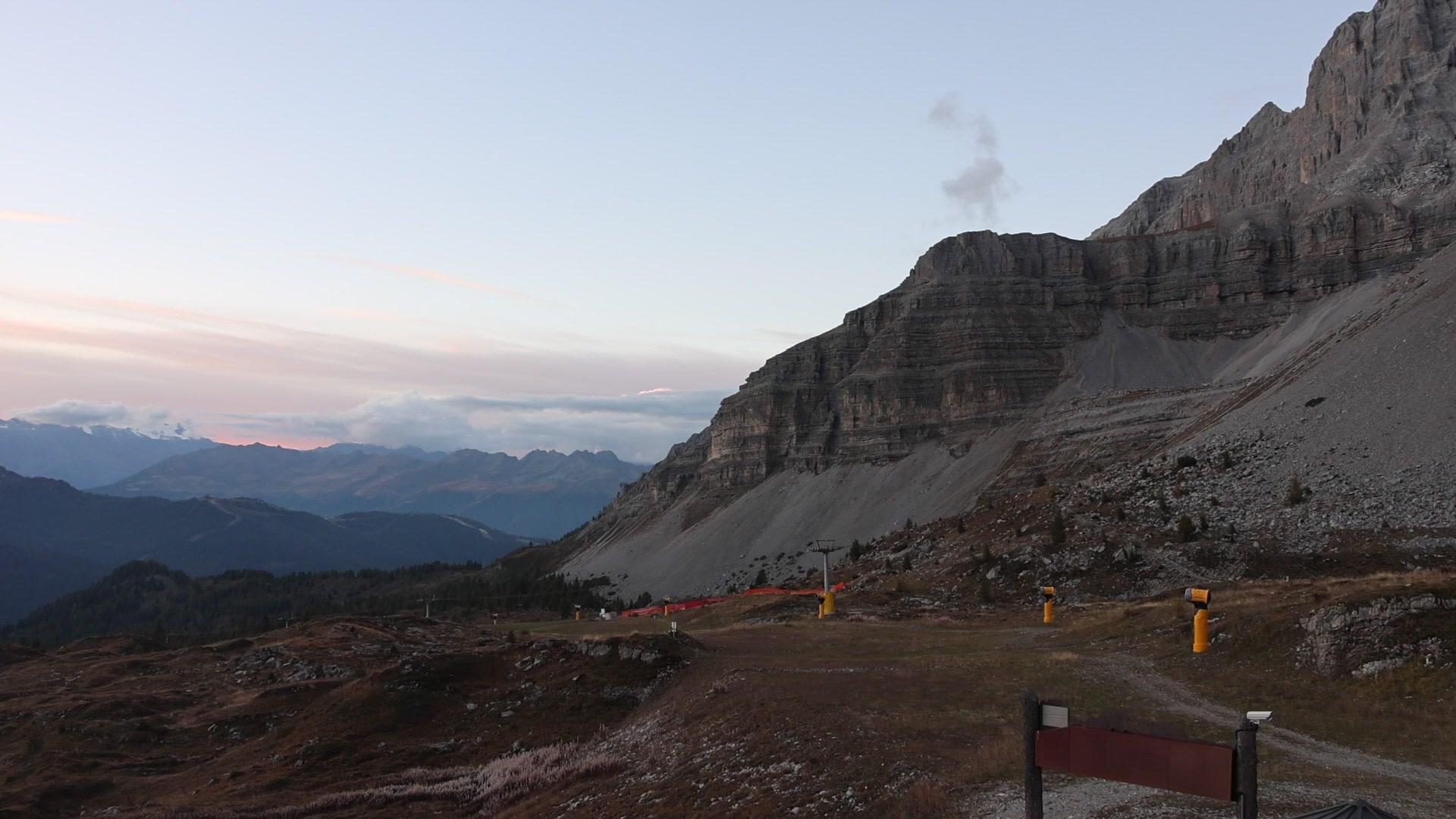 Madonna di Campiglio Grostè Sessellift - Base Station snow cam captured at 5 October 2026 at 7:07 pm GMT+2