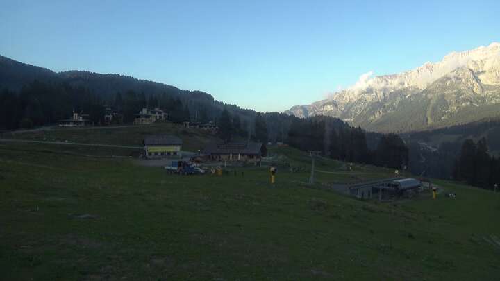Madonna di Campiglio Patascoss snow cam captured at 15 September 2026 at 6:25 pm GMT+2