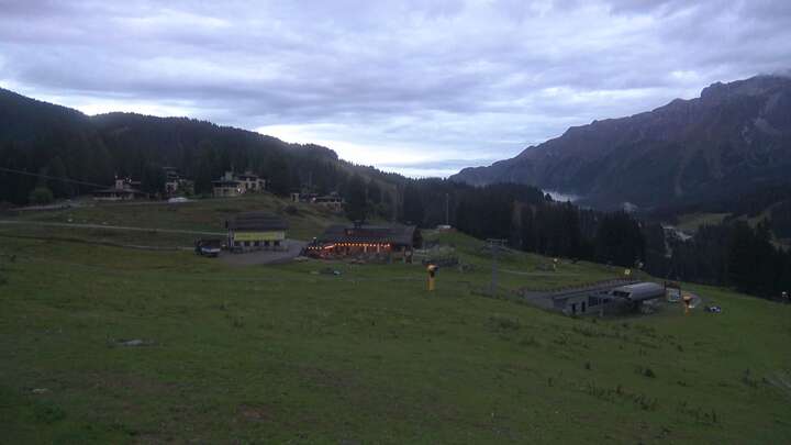 Madonna di Campiglio Patascoss snow cam captured at 18 September 2026 at 7:27 pm GMT+2