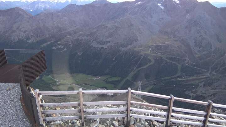 Schnals Schnalstaler Gletscherbahn snow cam captured at 14 September 2026 at 7:47 pm GMT+2