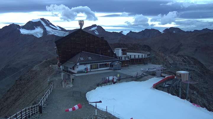 Schnals Schnalstaler Gletscherbahn snow cam captured at 20 September 2026 at 7:40 pm GMT+2