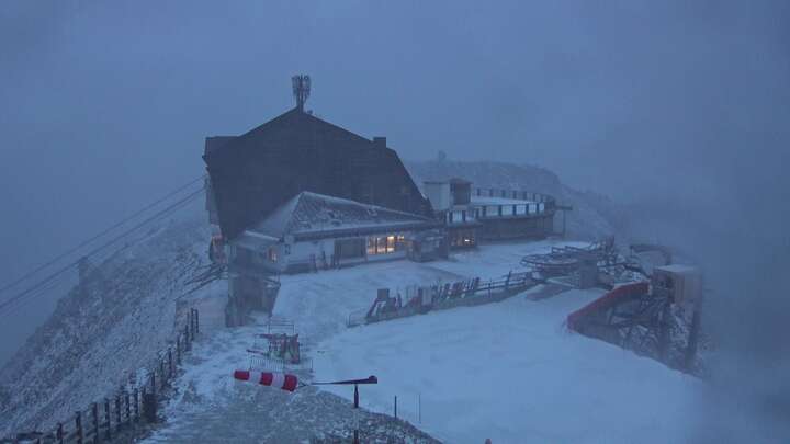 Schnals Schnalstaler Gletscherbahn snow cam captured at 24 September 2026 at 7:29 pm GMT+2