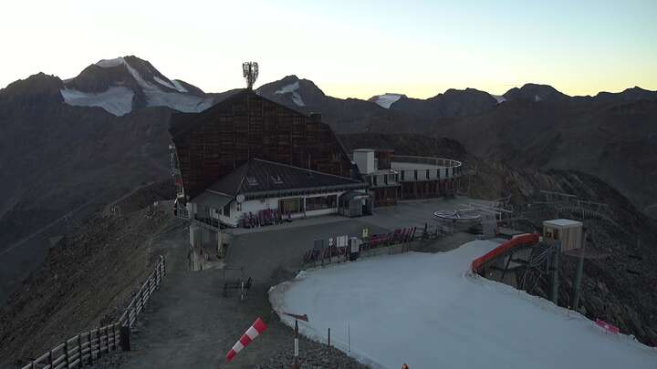 Schnals Schnalstaler Gletscherbahn snow cam captured at 27 September 2026 at 7:09 pm GMT+2