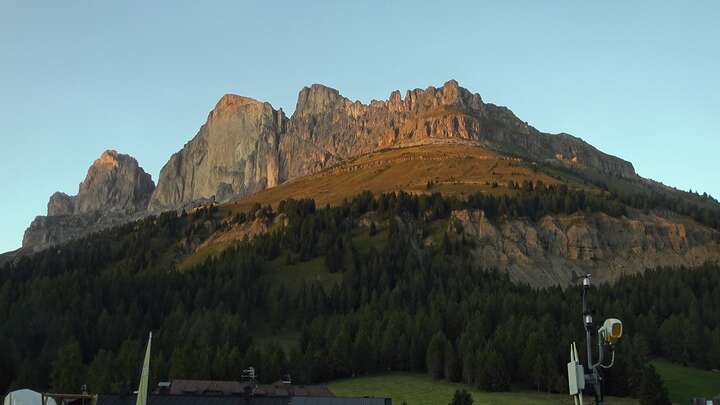 Carezza Base Station Pra di Tori snow cam captured at 14 September 2026 at 7:24 pm GMT+2