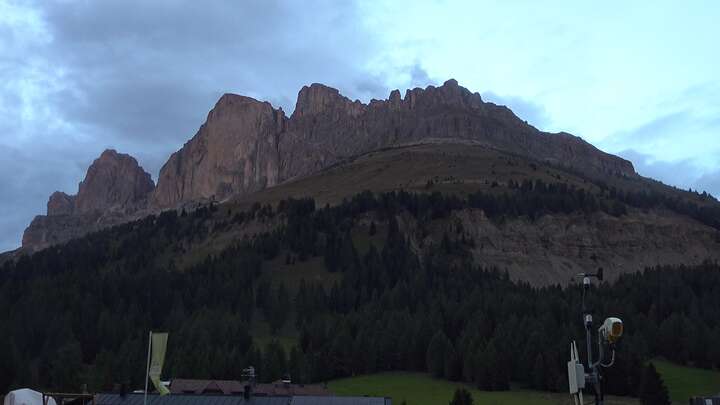 Carezza Base Station Pra di Tori snow cam captured at 24 September 2026 at 7:12 pm GMT+2