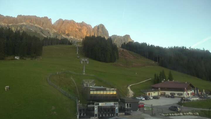 Carezza König Laurin Base Station snow cam captured at 14 September 2026 at 7:40 pm GMT+2