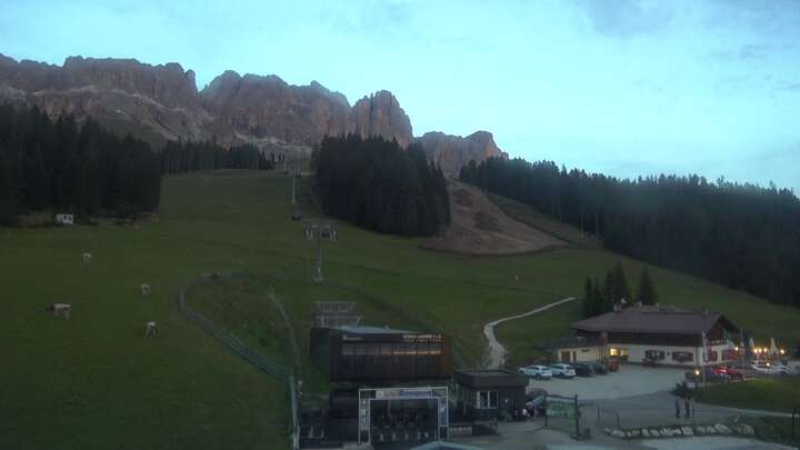 Carezza König Laurin Base Station snow cam captured at 20 September 2026 at 7:36 pm GMT+2