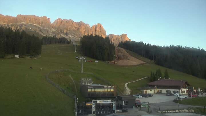 Carezza König Laurin Base Station snow cam captured at 25 September 2026 at 7:12 pm GMT+2
