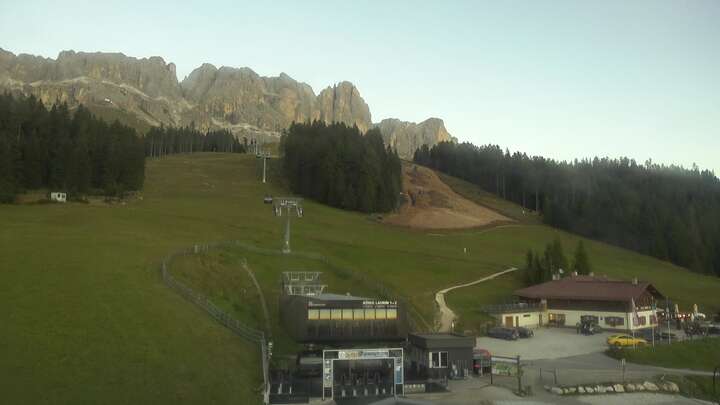 Carezza König Laurin Base Station snow cam captured at 27 September 2026 at 7:16 pm GMT+2