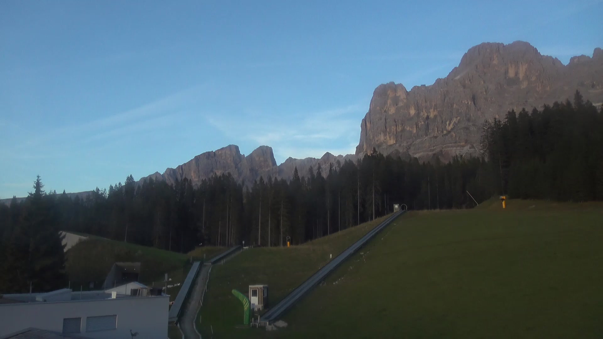 Carezza König Laurin Base Station snow cam captured at 4 October 2026 at 6:46 pm GMT+2