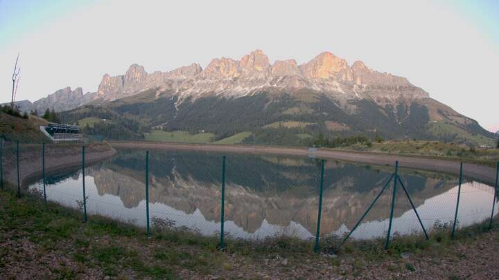 Carezza Speichersee Frin snow cam captured at 25 September 2026 at 7:28 pm GMT+2