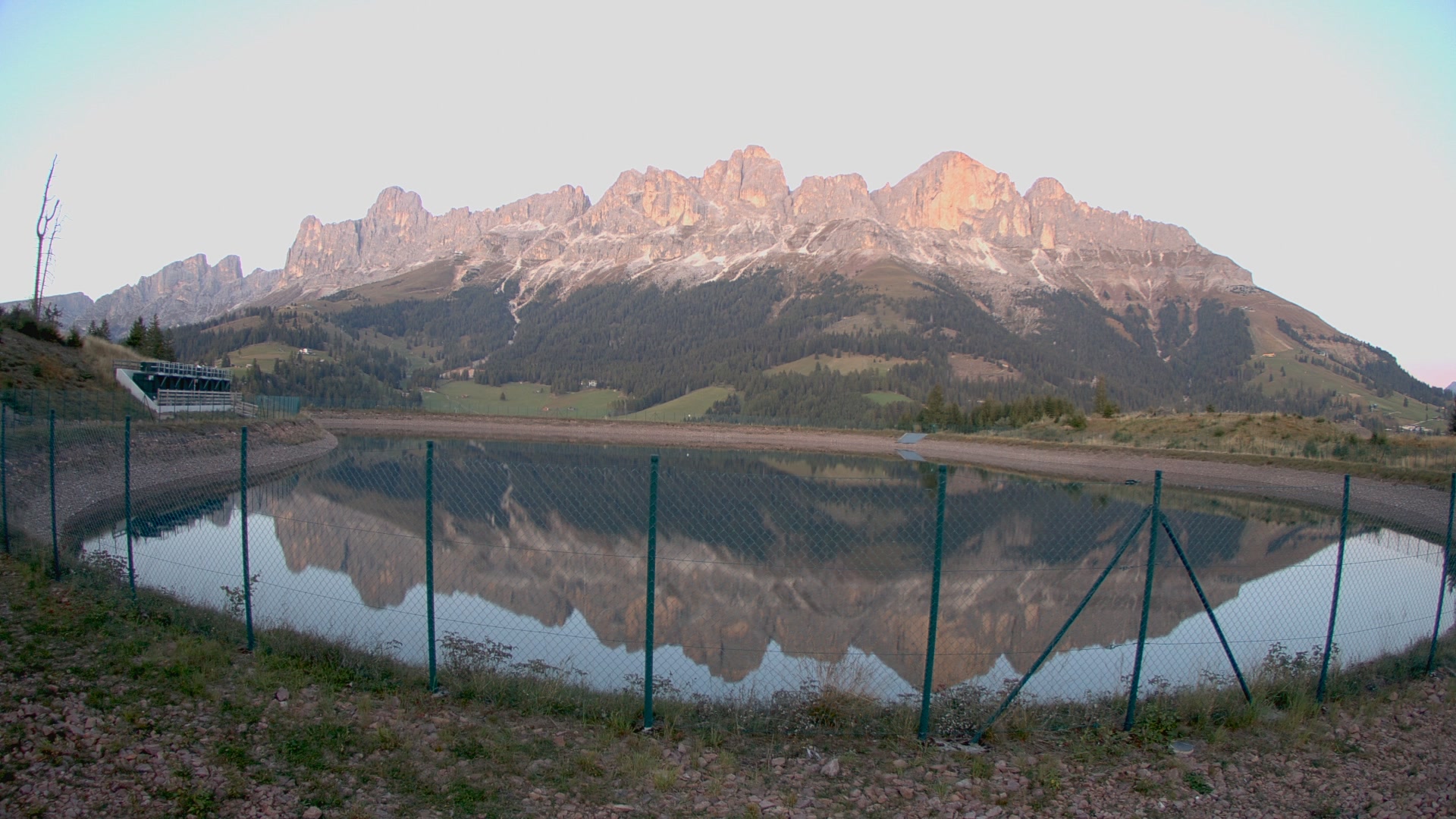 Carezza Speichersee Frin snow cam captured at 4 October 2026 at 7:02 pm GMT+2