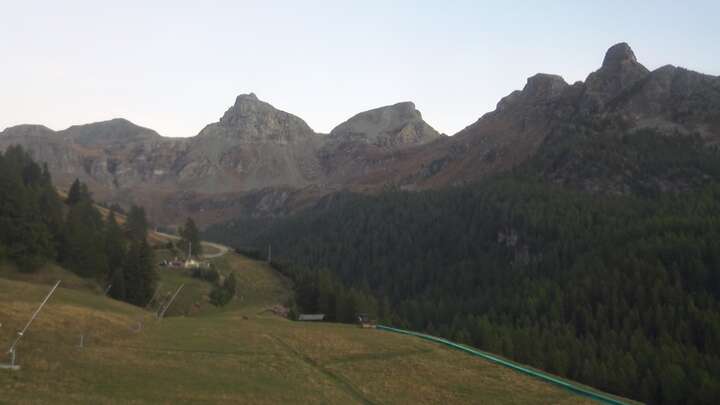 Champoluc (Monterosa) Crest snow cam captured at 25 September 2026 at 7:34 pm GMT+2