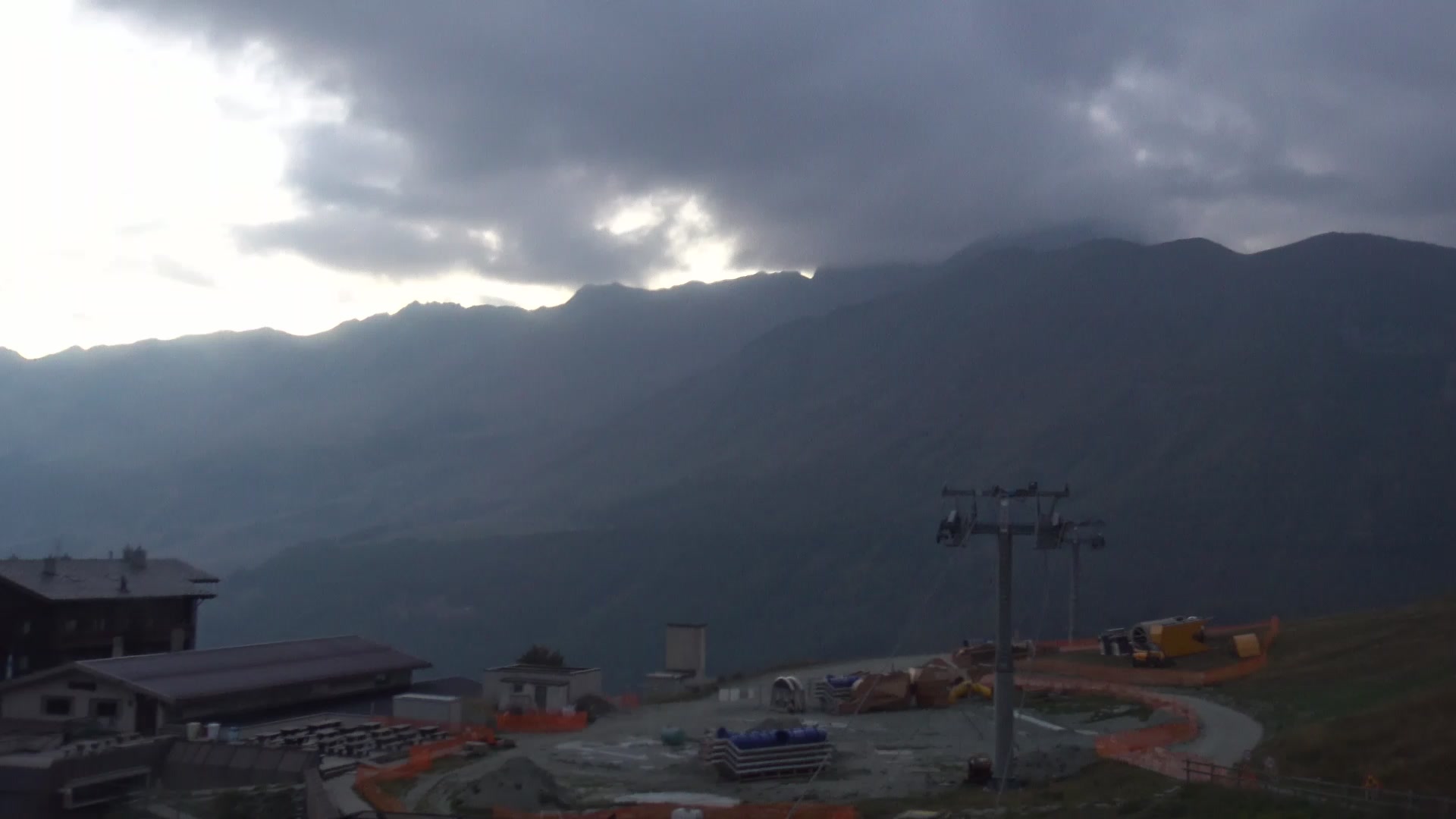 Champoluc (Monterosa) Crest snow cam captured at 5 October 2026 at 7:26 pm GMT+2