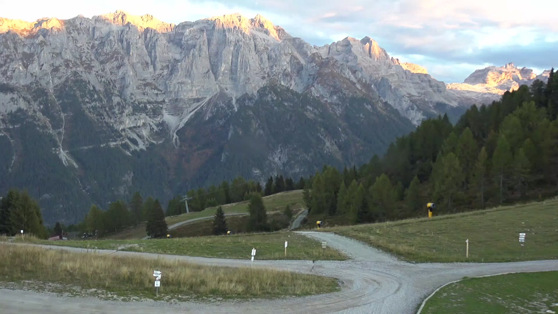 Dimaro Folgarida (Folgarida Marilleva) Folgarida Marilleva snow cam captured at 5 October 2026 at 6:53 pm GMT+2