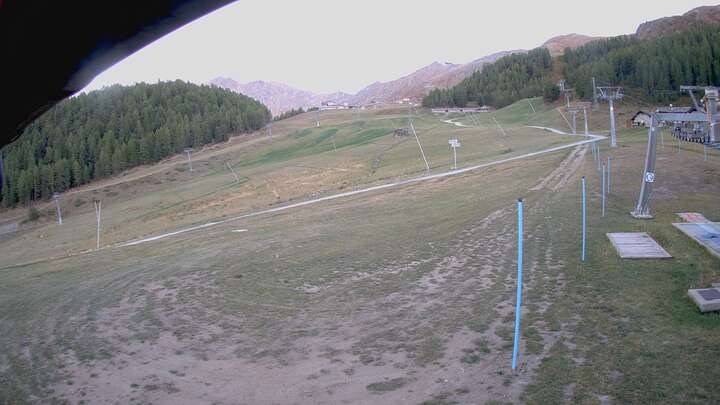 Gressan (Pila) Grimod snow cam captured at 25 September 2026 at 7:35 pm GMT+2