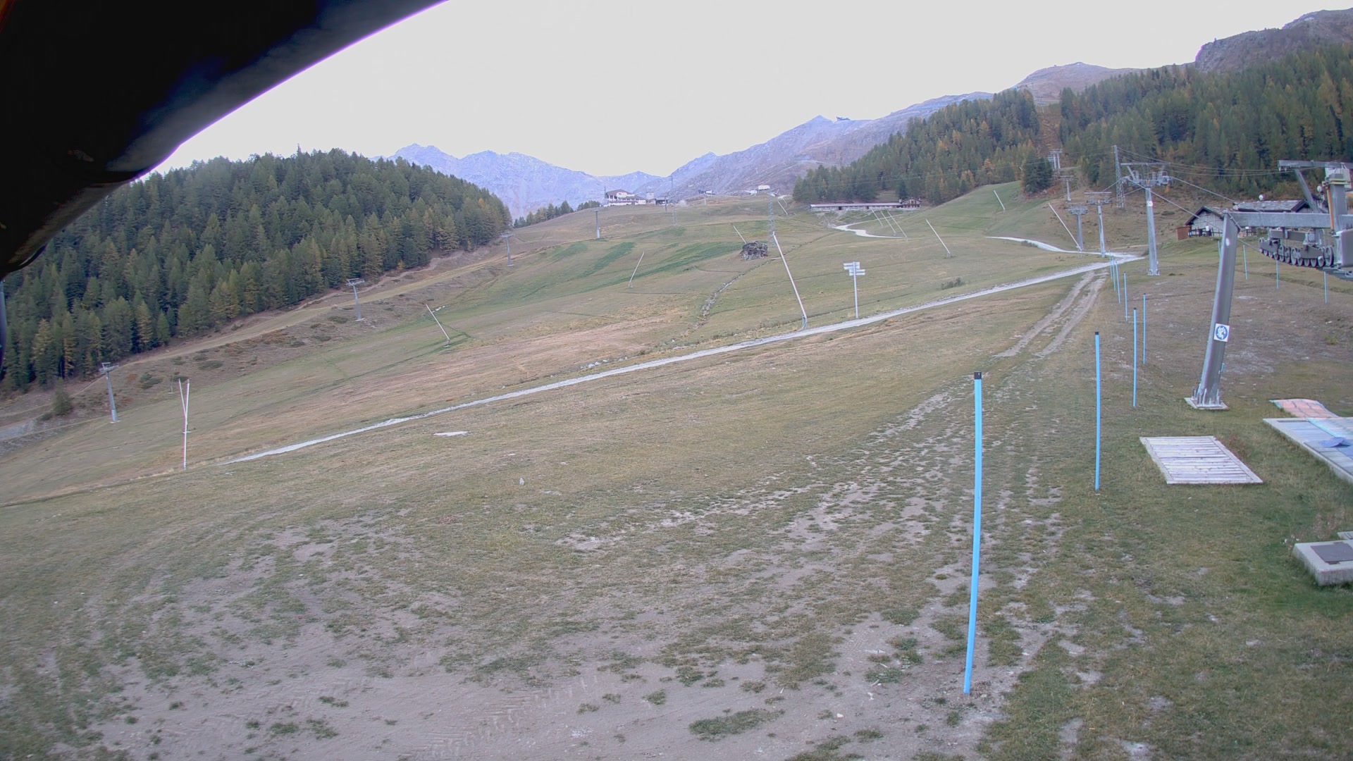 Gressan (Pila) Grimod snow cam captured at 4 October 2026 at 7:20 pm GMT+2