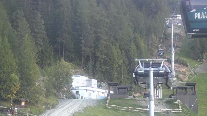 Gressan (Pila) Baby Gorraz snow cam captured at 19 September 2026 at 7:41 pm GMT+2