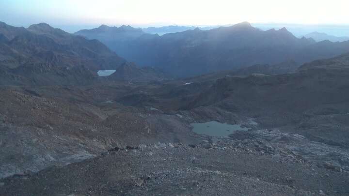 Gressoney-La-Trinité (Monterosa) Punta Indren snow cam captured at 27 September 2026 at 7:34 pm GMT+2