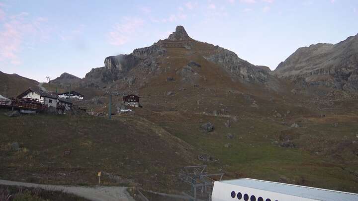 Gressoney-La-Trinité (Monterosa) Gabiet snow cam captured at 25 September 2026 at 7:35 pm GMT+2