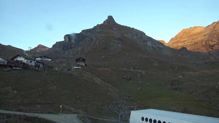 Gressoney-La-Trinité (Monterosa) Gabiet snow cam captured at 27 September 2026 at 7:17 pm GMT+2