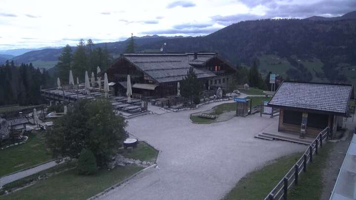 Innichen (3Zinnen Dolomites) Upper Station Haunold snow cam captured at 13 September 2026 at 7:43 pm GMT+2