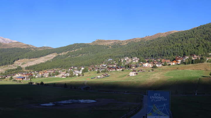 Livigno SnowFarm snow cam captured at 15 September 2026 at 6:08 pm GMT+2