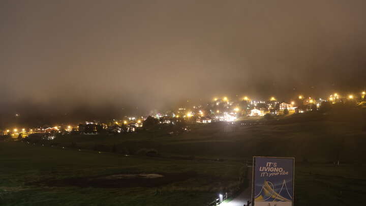 Livigno SnowFarm snow cam captured at 18 September 2026 at 11:58 pm GMT+2