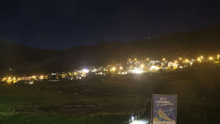 Livigno SnowFarm snow cam captured at 21 September 2026 at 11:48 pm GMT+2