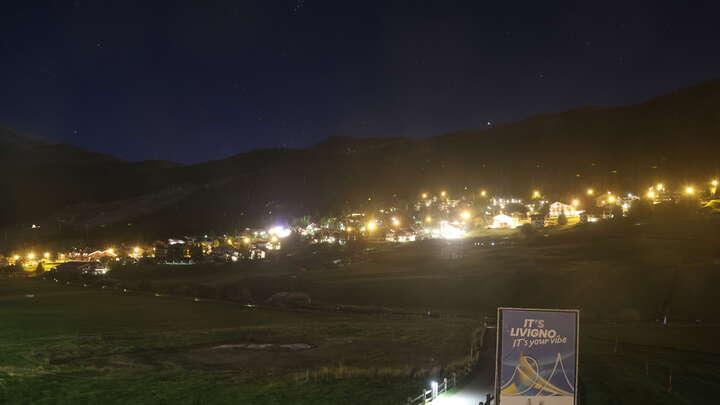 Livigno SnowFarm snow cam captured at 22 September 2026 at 11:53 pm GMT+2