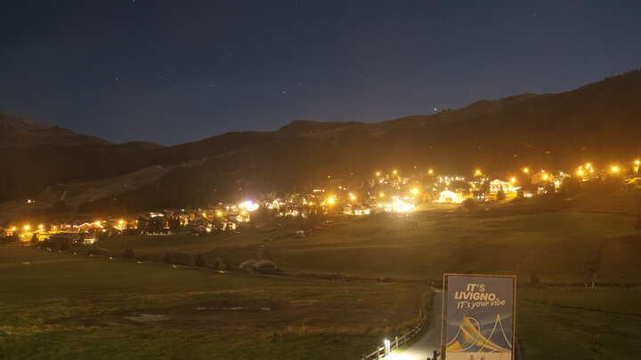Livigno SnowFarm snow cam captured at 26 September 2026 at 11:53 pm GMT+2