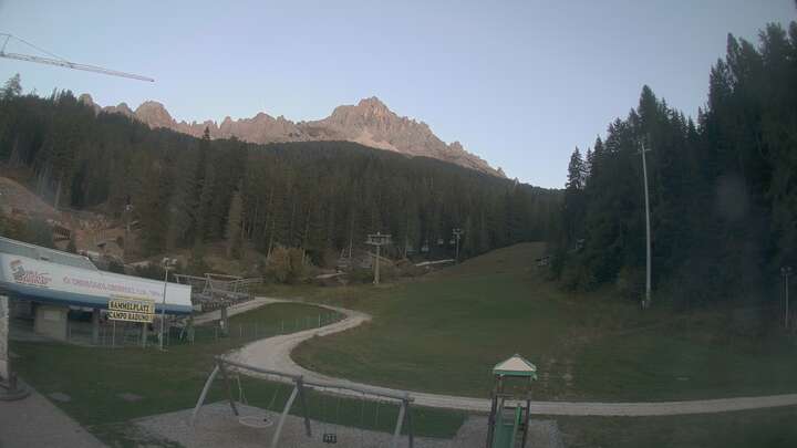 Obereggen Obereggen - Oberholz Base Station snow cam captured at 28 September 2026 at 7:04 pm GMT+2