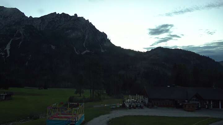 Prags Skilifte Prags snow cam captured at 16 September 2026 at 7:44 pm GMT+2