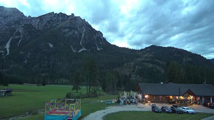 Prags Skilifte Prags snow cam captured at 17 September 2026 at 10:08 pm GMT+2