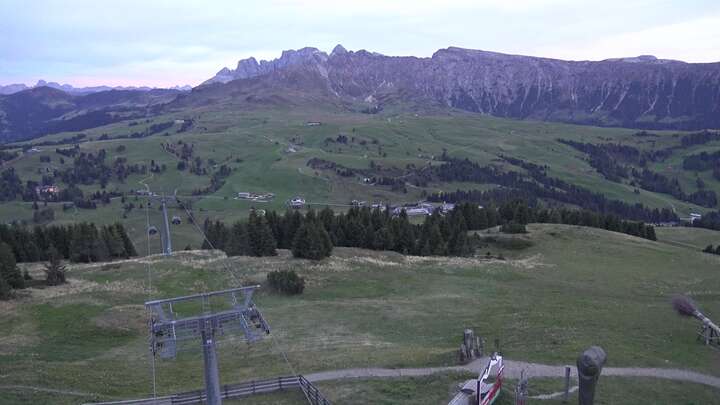 Seis am Schlern Puflatsch Upper Station snow cam captured at 13 September 2026 at 7:49 pm GMT+2