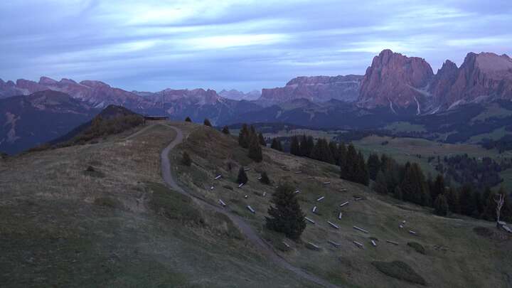 Seis am Schlern Puflatsch Upper Station snow cam captured at 20 September 2026 at 7:24 pm GMT+2