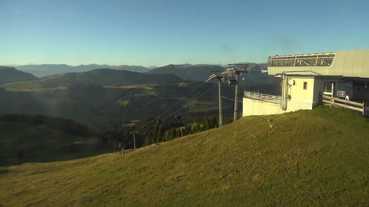 Seis am Schlern Florianlift Upper Station snow cam captured at 15 September 2026 at 6:59 pm GMT+2