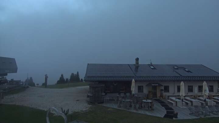 Seis am Schlern Florianlift Upper Station snow cam captured at 17 September 2026 at 10:12 pm GMT+2