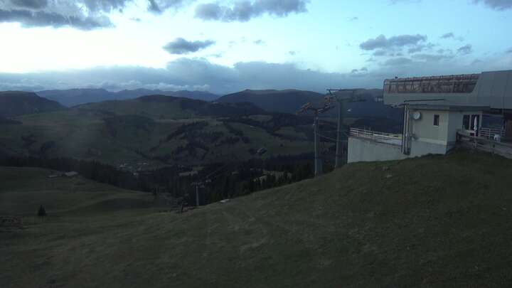 Seis am Schlern Florianlift Upper Station snow cam captured at 24 September 2026 at 7:29 pm GMT+2