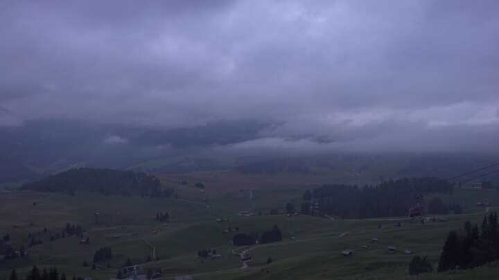Seis am Schlern Mezdi Upper Station snow cam captured at 16 September 2026 at 7:31 pm GMT+2
