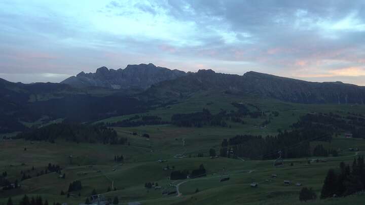 Seis am Schlern Mezdi Upper Station snow cam captured at 20 September 2026 at 7:24 pm GMT+2