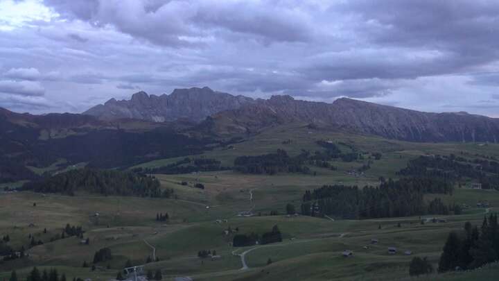 Seis am Schlern Mezdi Upper Station snow cam captured at 24 September 2026 at 7:29 pm GMT+2