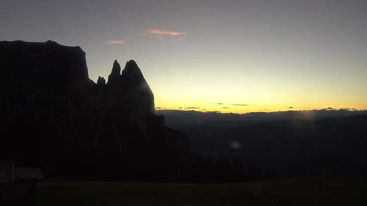 Seis am Schlern Spitzbühl snow cam captured at 14 September 2026 at 7:47 pm GMT+2
