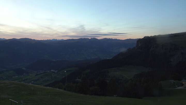 Seis am Schlern Spitzbühl snow cam captured at 21 September 2026 at 7:23 pm GMT+2
